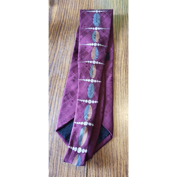 Kenneth Cole Reaction Tie Red Diamond Retro Pattern Silk Necktie Tie - Picture 2 of 7